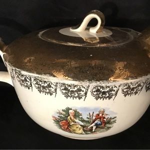 Coffee/Teapot by Homer Laughlin.Debutante. Gold plated. Vintage